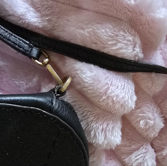 GUC Small round Leather black Tory Burch Bag - Picture 9 of 15